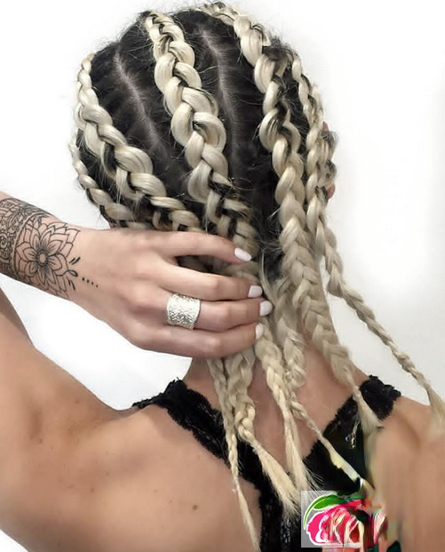 ෨