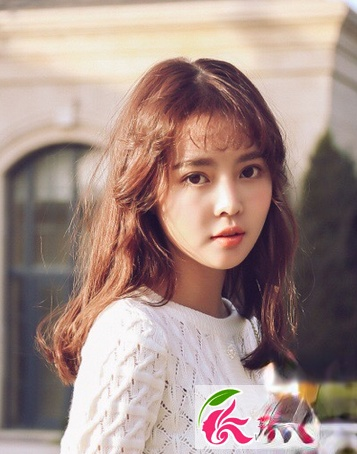 中长发卷什么发型