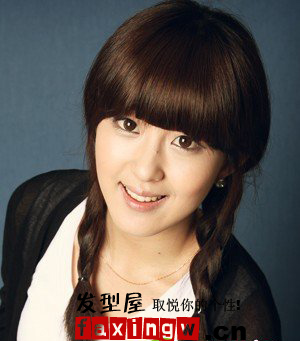 齐刘海直发发型随心所欲变化
