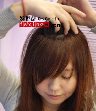 直发发型扎法 打造时尚淑女发型