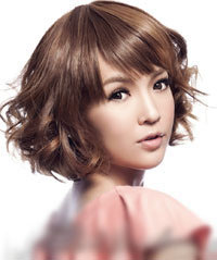 发型脸型搭配改变刘海是关键