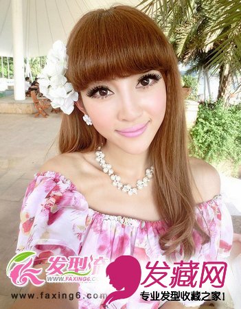 最美女生卷发发型 展现浪漫情怀