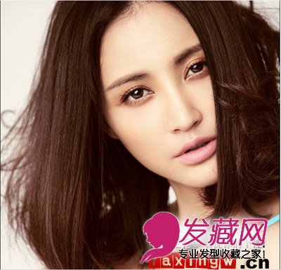 张歆艺《风尚志》封面唯美动人中发发型图片