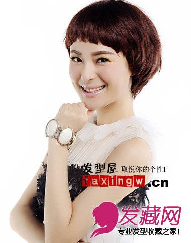 演员于越蘑菇头短发 上演芭比的可爱精灵