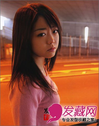 佴