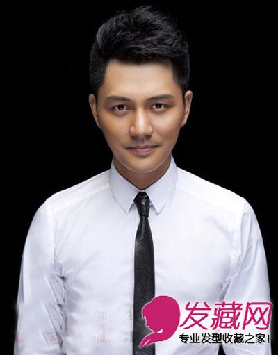 黑色头发似乎更能展现出属于东方男人的气魄,寸头发型 刘海依然往