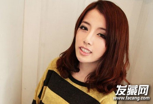 中分梨花头发型图片3