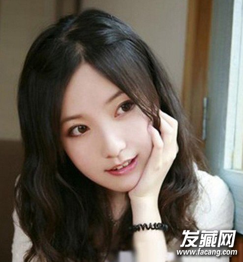 中分梨花头发型图片1
