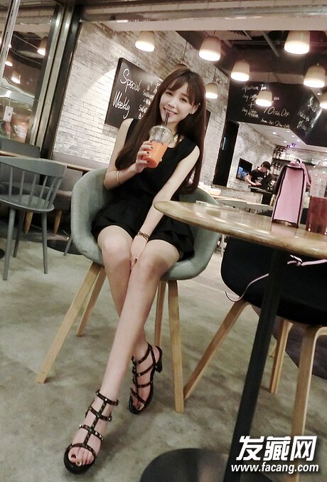 淑女气质长直发发型图片1