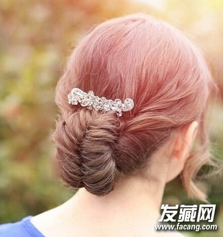 唯美韩式盘发发型1