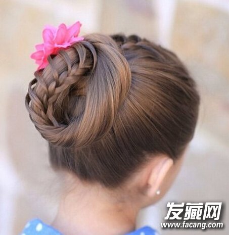 唯美韩式盘发发型2