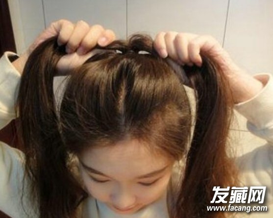 无刘海丸子头的扎法图解3