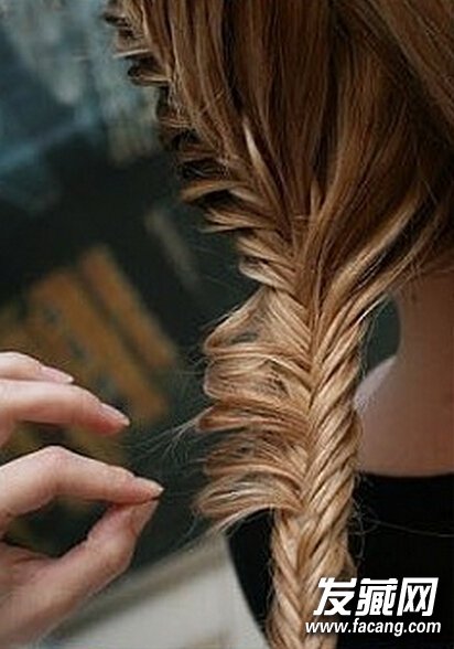 无刘海盘发发型图解7