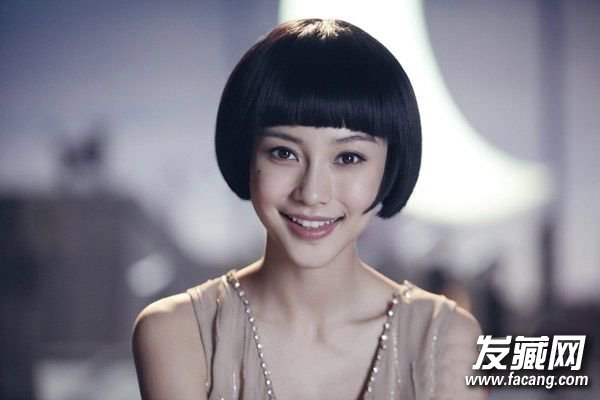 齐刘海怎么弄好看 如何处理尴尬刘海 齐刘海怎么弄好看 如何处理尴尬刘海 如何度过刘海尴尬期