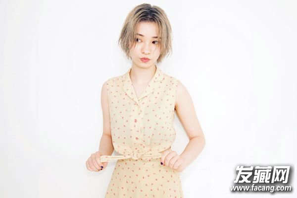 寒冬就要烫个“卷” 14款美发温暖来袭 寒冬就要烫个“卷” 14款美发温暖来袭 2015流行发型卷发女