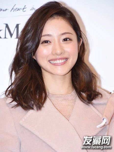 《朝五晚九》石原里美发型 甜美范迷倒男神 《朝五晚九》石原里美发型 甜美范迷倒男神 石原里美发型图片