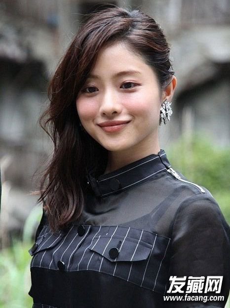 《朝五晚九》石原里美发型 甜美范迷倒男神 《朝五晚九》石原里美发型 甜美范迷倒男神 石原里美发型图片