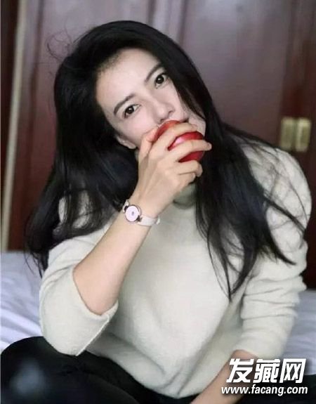 说好的短发呢?高圆圆近照又变大长发! 说好的短发呢?高圆圆近照又变大长发! 高圆圆最新发型
