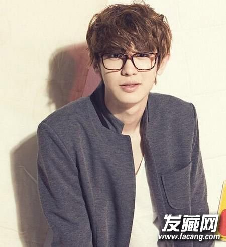 老少通吃的男士发型 时髦烫发简单好打理 老少通吃的男士发型 时髦烫发简单好打理 男生烫发发型图片