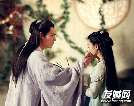 赵丽颖包子脸+半扎发绝配!学她扎好看公主头 赵丽颖包子脸+半扎发绝配!学她扎好看公主头 圆脸怎么扎头发好看