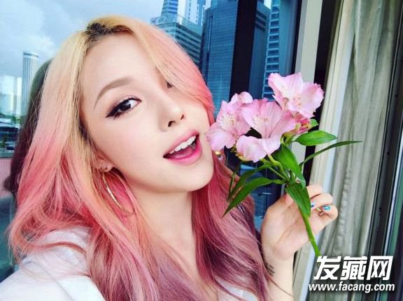 ƤȾʲôɫŮؿķɫ ɫɫ