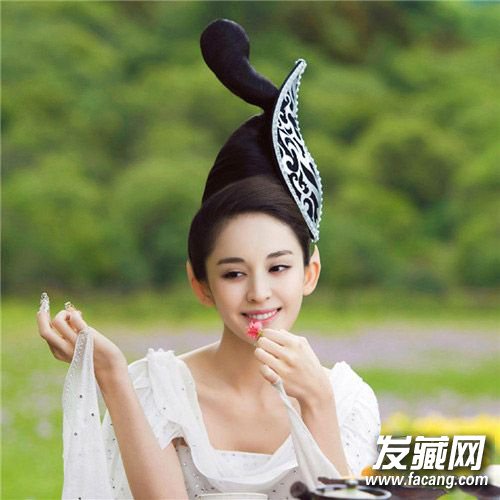 新晋“狐妖”扎堆剪短发 杨幂娜扎陈瑶哪款是你的菜 新晋“狐妖”扎堆剪短发 杨幂娜扎陈瑶谁最美? 短发发型