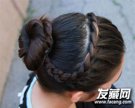 无刘海编发丸子头 9步轻松GET! 无刘海编发丸子头 9步轻松GET! 编发丸子头的扎法