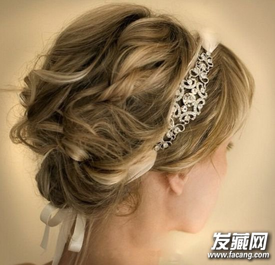 DIY7款少女风盘发 新年回头率不要太高哦 DIY7款少女风盘发 新年回头率不要太高哦 女生盘发教程