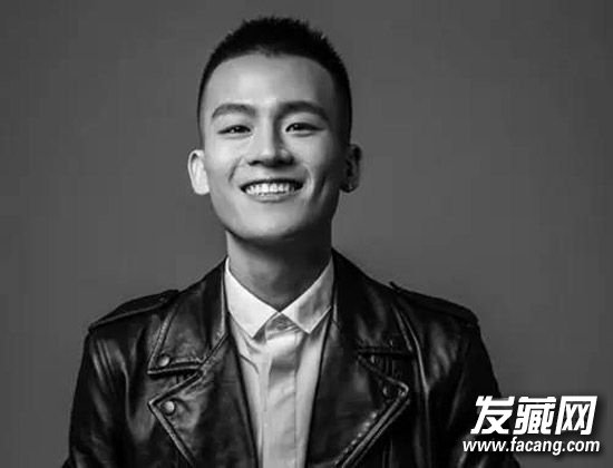 别让发型放大年龄 6款年轻男士适合的发型 别让发型放大年龄 6款年轻男士适合的发型 20岁左右男士发型