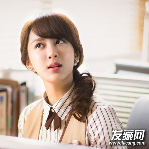 刘涛括号头蒋欣卷发 《欢乐颂》五美发型PK 刘涛括号头蒋欣卷发 《欢乐颂》五美发型PK 明星发型图片