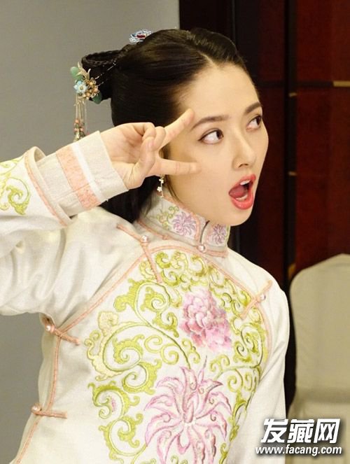 如此魔性的齐刘海 天仙郭碧婷秒变村姑 如此魔性的齐刘海 天仙郭碧婷秒变村姑 明星齐刘海图片