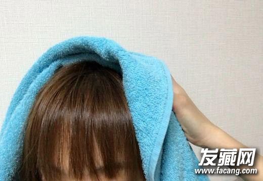 如何让头发又柔又顺?用吹风机吹干也不伤头发的技巧 如何让头发又柔又顺?用吹风机吹干也不伤头发的技巧 如何用吹风机不伤头发