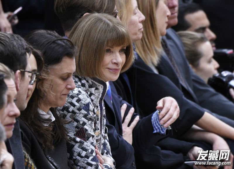 lobͷѾOUTˣѧͷɱ³ ̷