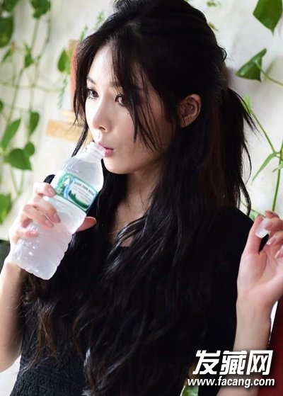 ڷع飡Ůʾֲͬĺڷ ڷͼƬ