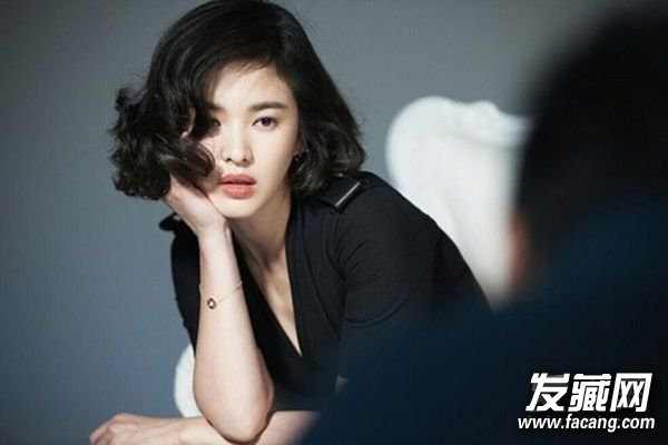 ڷع飡Ůʾֲͬĺڷ ڷͼƬ