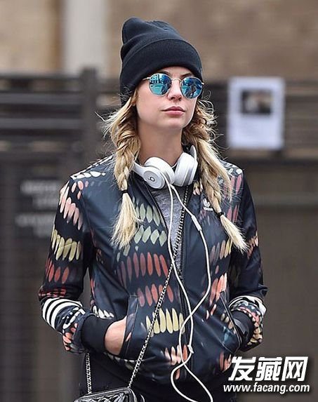 ߿˸ɶŮͬ͸Ͻ ߿Ūʲô