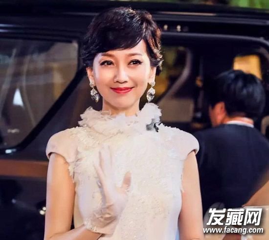 赵雅芝徐娇陈乔恩 《我们来了》8位女神发型风格迥异 赵雅芝徐娇陈乔恩 《我们来了》8位女神发型风格迥异 我们来了赵雅芝