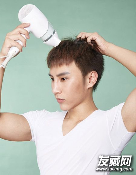 学精英男士发型 轻松成为职场焦点 学精英男士发型 轻松成为职场焦点 精英男发型