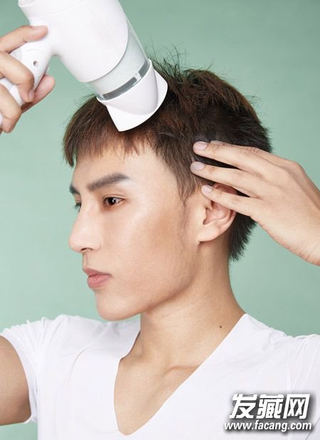 学精英男士发型 轻松成为职场焦点 学精英男士发型 轻松成为职场焦点 精英男发型