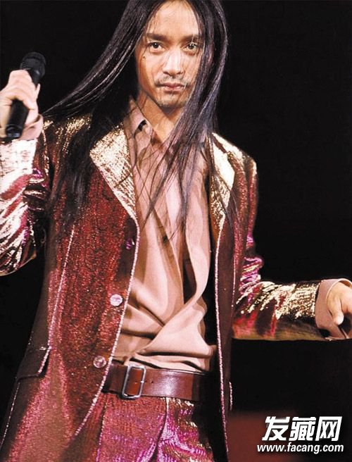 王宝强与李咏撞发型 男星长发PK对比谁更帅? 王宝强与李咏撞发型 男星长发PK对比谁更帅? 留长发的男明星