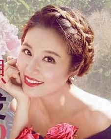 夏季必备花环头教程 准新娘连心如最爱的扎法 夏季必备花环头教程 准新娘连心如最爱的扎法 花环头怎么扎