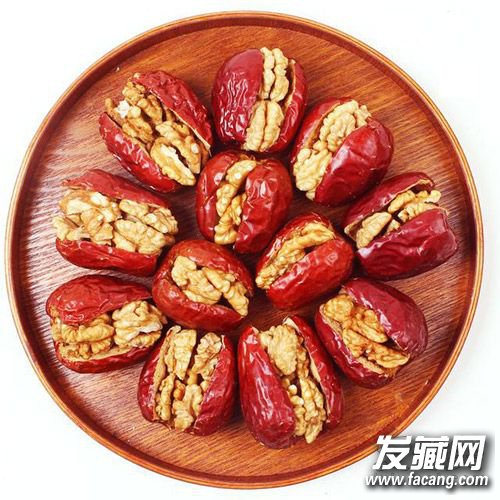 头发变白还脱发?夏季吃多吃6种食物对头发好 头发变白还脱发?夏季吃多吃6种食物对头发好 头发变白吃什么好