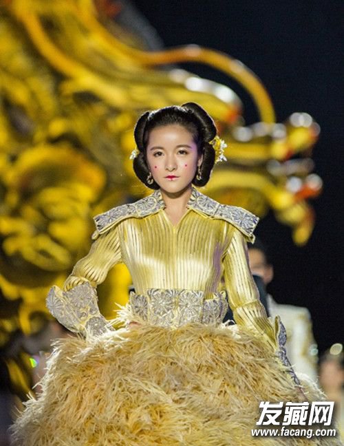 徐娇走秀泪崩!《我们来了》同款汉服发型怎么扎? 徐娇走秀泪崩!《我们来了》同款汉服发型怎么扎? 汉服发型教程