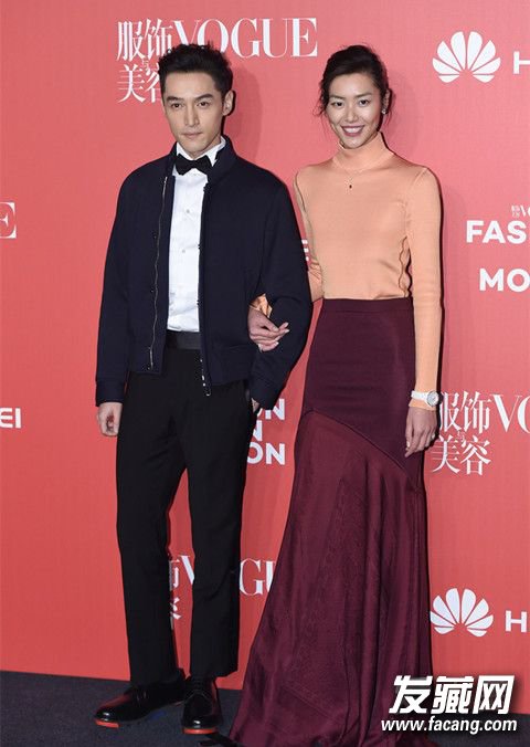  #VOGUEʮһ#̺PK˭ Ǻ̺