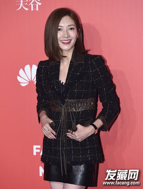  #VOGUEʮһ#̺PK˭ Ǻ̺