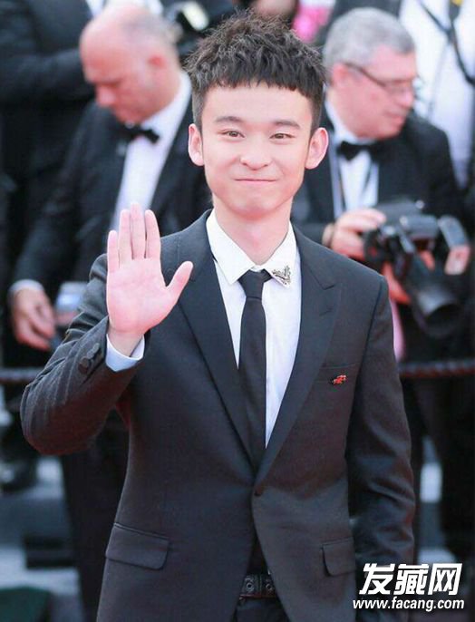 《向往的生活》董子健成新一代国民男票 时尚发型盘点 《向往的生活》董子健成新一代国民男票 时尚发型盘点 董子健发型叫什么