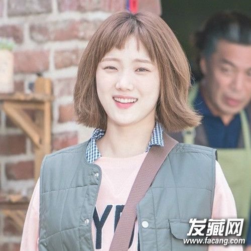 李圣经剪短发变傻大姐 锅盖刘海真心很萌! 李圣经剪短发变傻大姐 锅盖刘海真心很萌! 最新韩剧发型