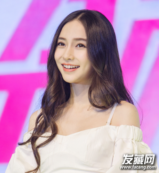 留好中分才能美美过冬!明星教你玩出新花样 留好中分才能美美过冬!明星教你玩出新花样 中分弄什么发型好看